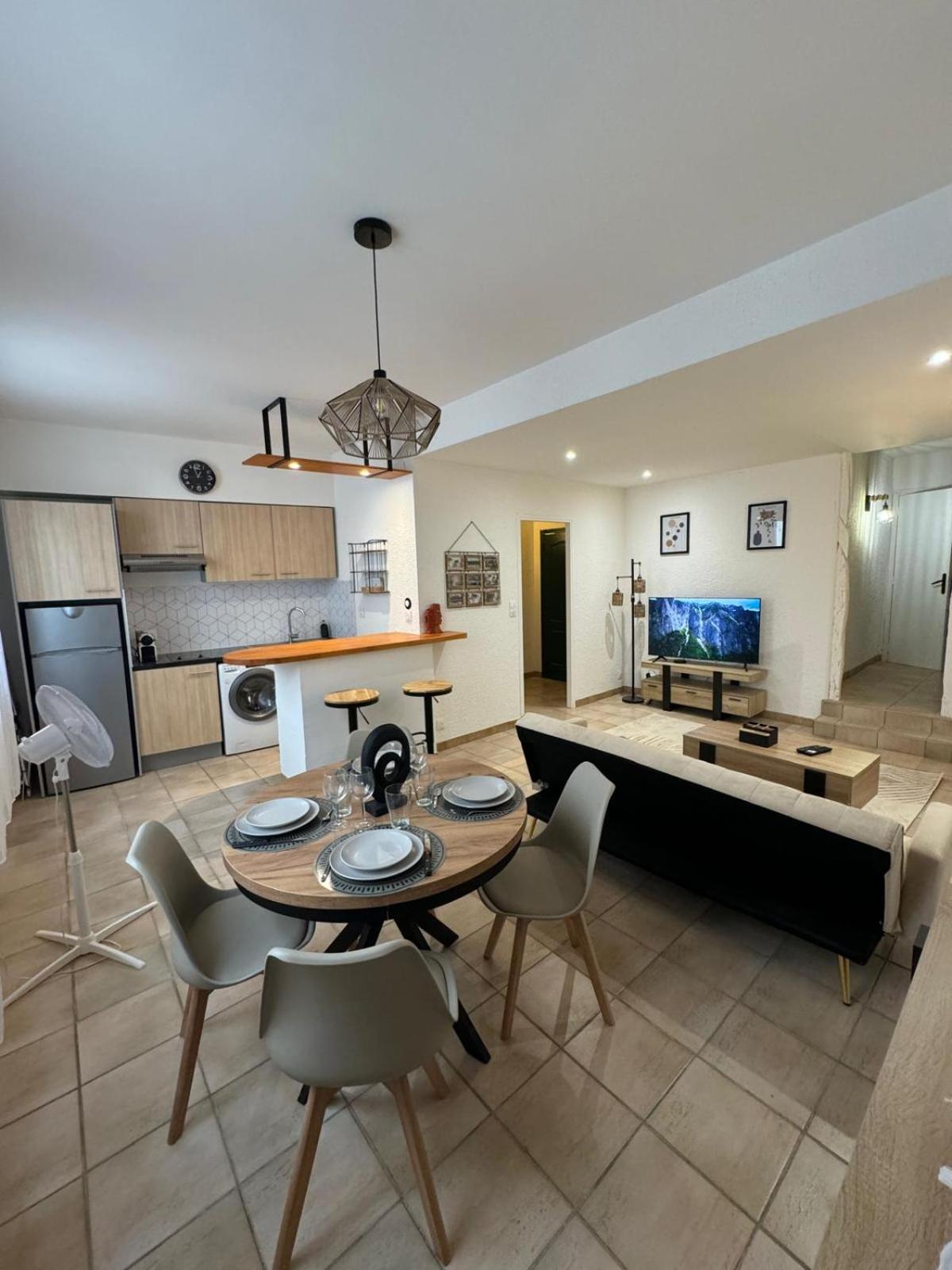 Charmant Appartement En Hypercentre De Castelnaudary Luaran gambar